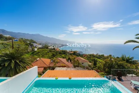 Casa en calle de Caracas