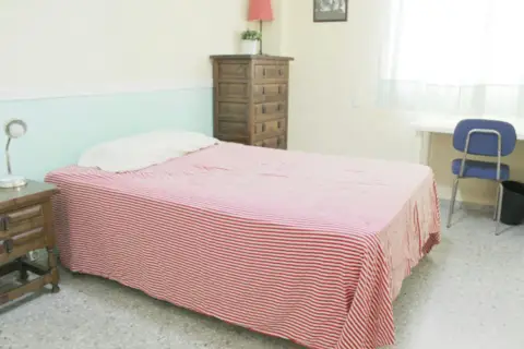 Habitación en La Buhaira-San Bernardo