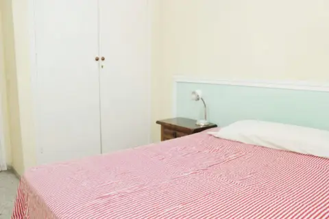 Habitación en La Buhaira-San Bernardo