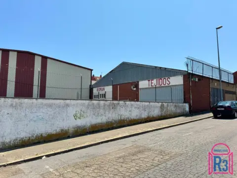 Nave industrial en Polideportivo