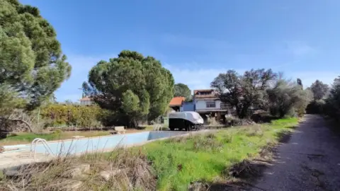 Casa unifamiliar en calle >Av. del Monte, nº >