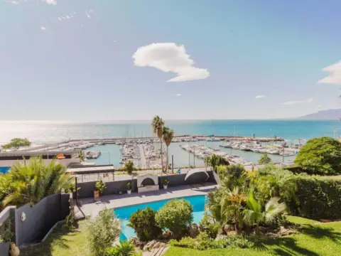 Casa pareada en calle >C. Balcón, nº >