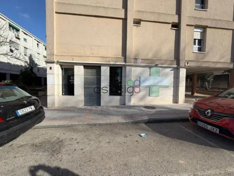 Local comercial en calle del Tomillo
