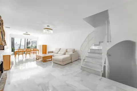 Casa unifamiliar en calle >C. Turmalina, nº >