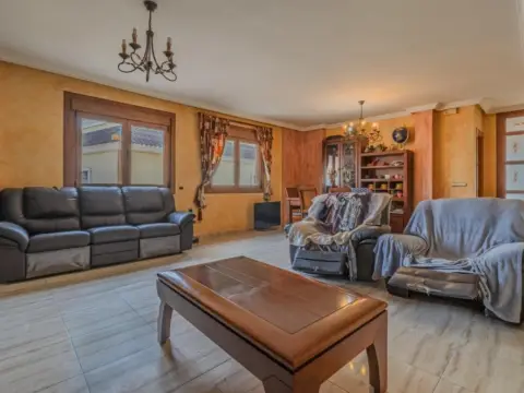 Casa unifamiliar en calle >C. Cortés Valencianas, nº >