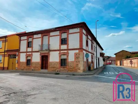 Casa en Villaturiel