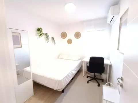 Habitación en Parque Atlántico-Las Naciones-Los Arcos