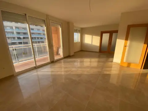 Piso en Avenida