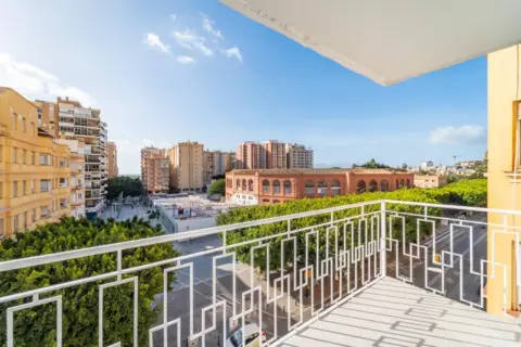 Piso en calle >P.º Reding, nº >
