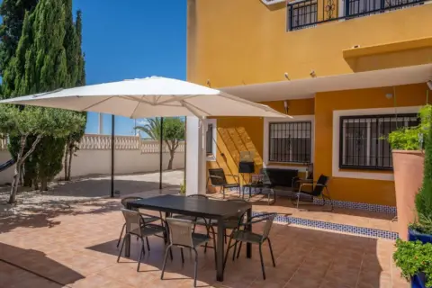 Piso en calle >Carrer Bahia, nº >