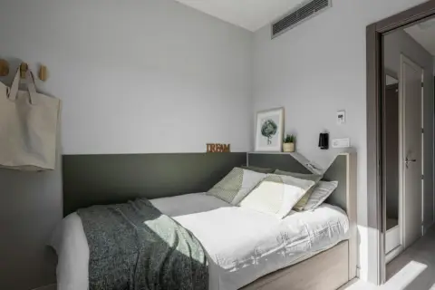 Habitación en Pineda-Pedro Salvador