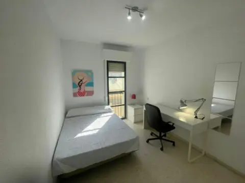 Habitación en Zona Ronda de Triana-Cartuja