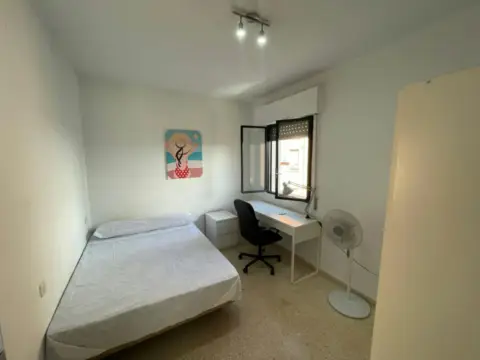 Habitación en Zona Ronda de Triana-Cartuja