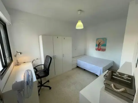 Habitación en Zona Ronda de Triana-Cartuja