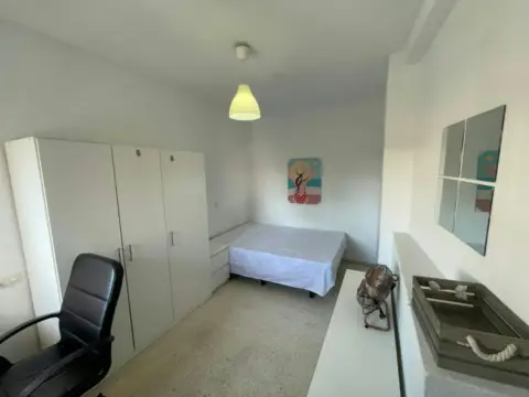 Habitación en Zona Ronda de Triana-Cartuja