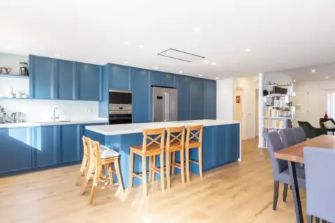 Casa pareada en calle Avenida Rosaleda, nº 1