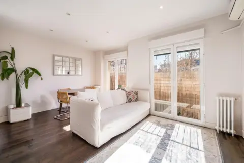 Piso en calle >C. de La Infanta Mercedes, nº >