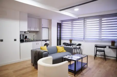 Estudio en calle >C. de Ramón de Santillán, nº >