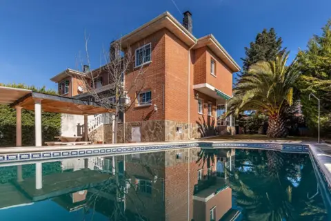 Casa pareada en calle >Av. Dinamarca, nº >