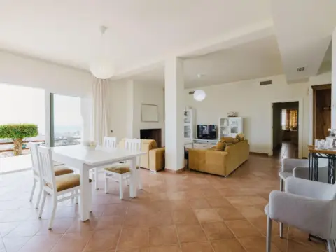 Casa unifamiliar en calle >C. los Naranjos, nº >