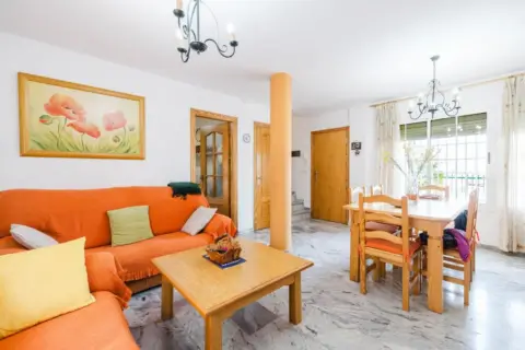 Casa pareada en calle >Avenida Andalucia (Torre del Mar), nº >
