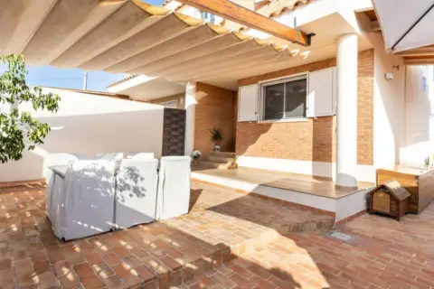 Casa pareada en calle >calle, nº >