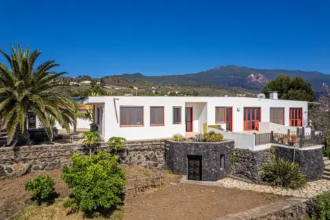 Casa en calle Bungalows Tajuya