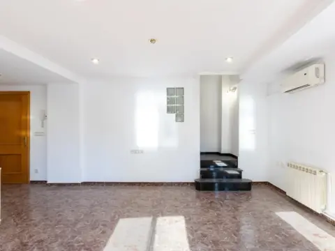 Casa pareada en calle >C. Valencia, nº >