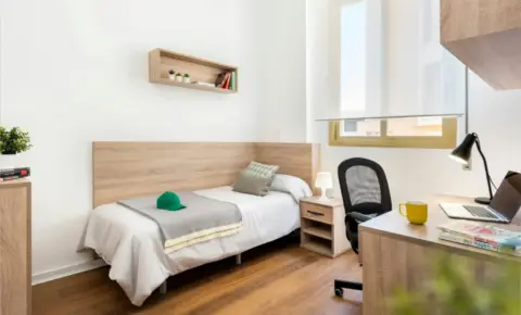 Habitación en Pineda-Pedro Salvador