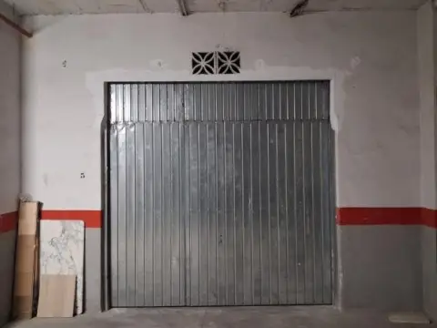 Local comercial en calle >Av. de los Manantiales, nº >