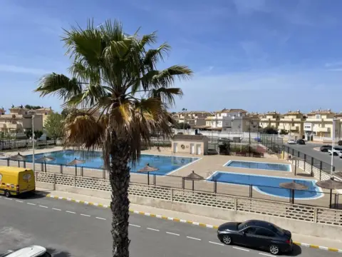 Casa pareada en calle >C. Monte de Sta. Pola, nº >