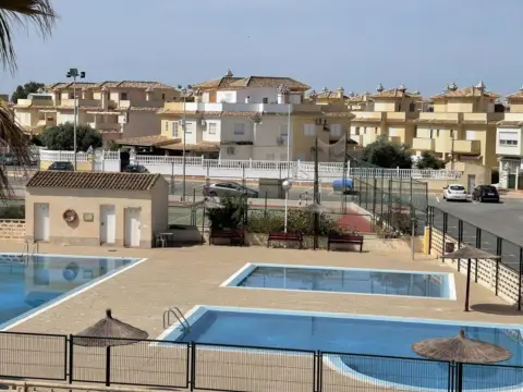 Casa pareada en calle >C. Monte de Sta. Pola, nº >