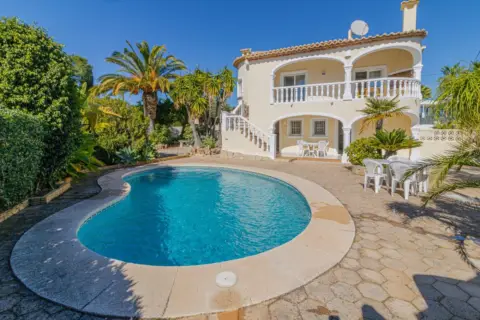 Chalet en calle Carrer Bresquiller-Altamira, nº 26
