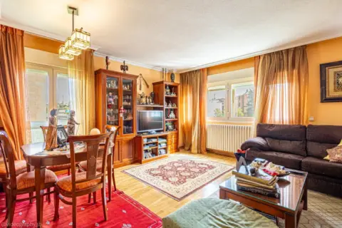 Piso en calle >C. del Eucalipto, nº >