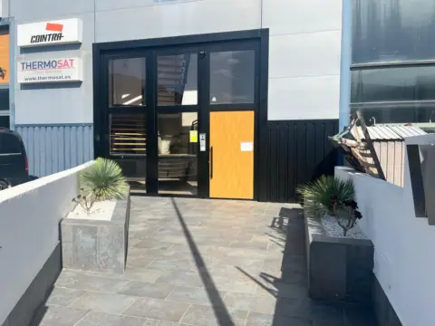 Local comercial en Polígono Industrial