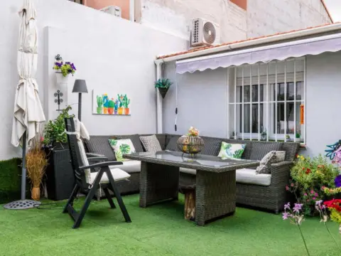 Casa unifamiliar en calle >C. del Faisan, nº >