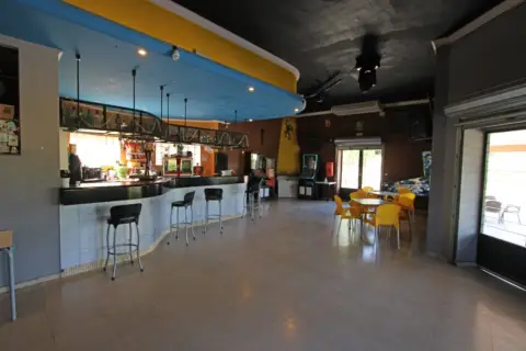 Local comercial en Orba