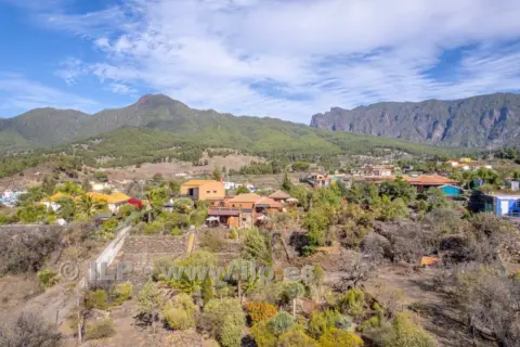 Casa en calle de la Rosa