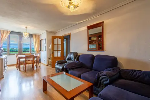 Piso en calle >C. Jaraba, nº >
