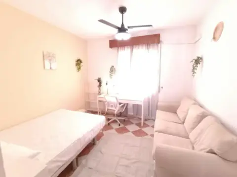 Habitación en La Palmera-Reina Mercedes