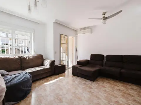 Casa adosada en calle >C. Acebuche, nº >