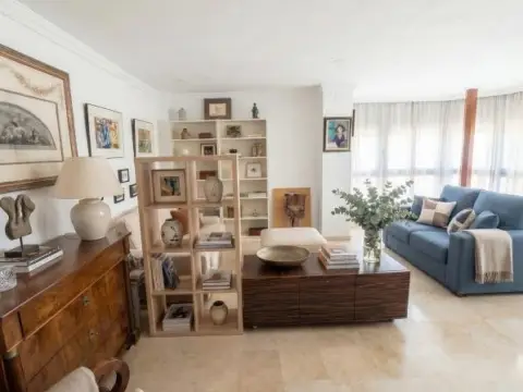 Piso en calle >P.º Reding, nº >