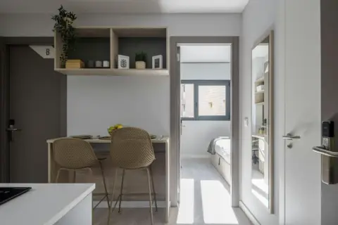 Habitación en Pineda-Pedro Salvador
