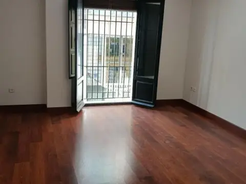 Piso en calle General Castaños, nº >