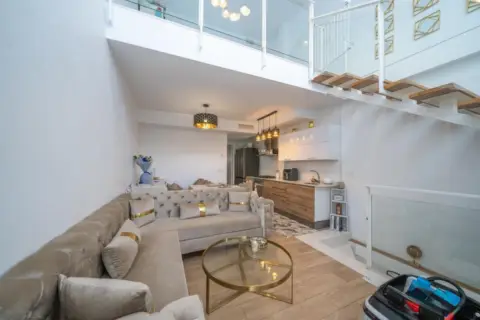 Casa adosada en calle >Carrer de Xipre, nº >