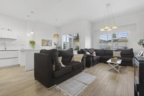 Casa unifamiliar en calle >C. Sinaloa, nº >