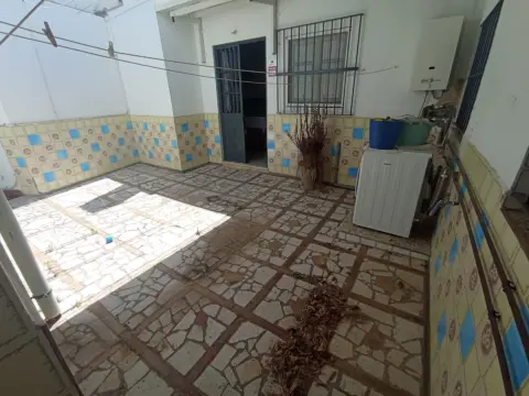 Chalet en calle C- Arboleda in Centro-Zona Noreste (Chipiona) · Chipiona