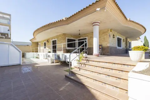 Casa unifamiliar en calle >C. del Melocotón, nº >