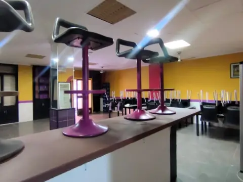 Local comercial en Casco Urbano