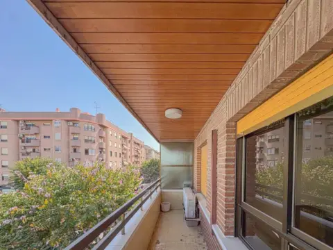 Piso en Carrer Ciutat de Barcelona, nº >